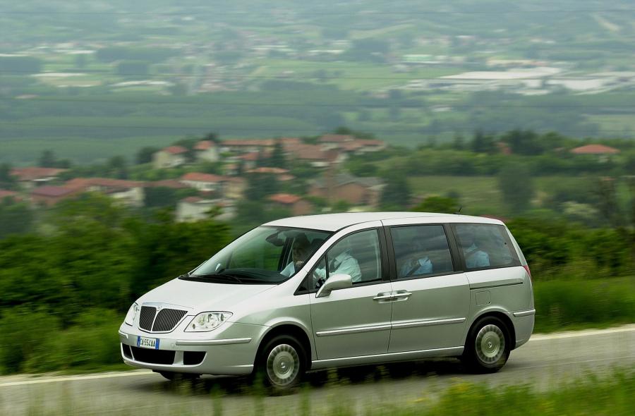  Lancia Phedra 2002 года  (фото 36 из 123)